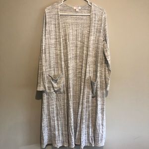 SOLD💜Lularoe White and Gray Sarah